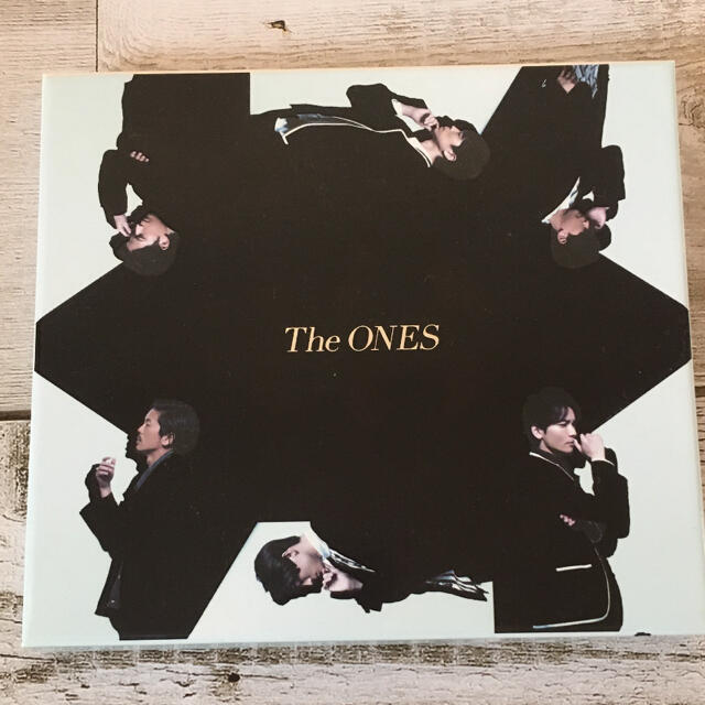 V6(ブイシックス)のV6  The ONES（初回生産限定盤B/DVD付） エンタメ/ホビーのCD(ポップス/ロック(邦楽))の商品写真