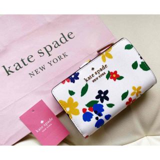 ケイトスペードニューヨーク(kate spade new york)のKate Spade♡ケートスペードホワイト折財布花柄♪最新作(財布)