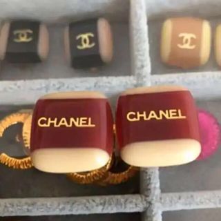 シャネル(CHANEL)のきのこ様専用CHANELバイカラーワインレッドアイボリーイヤリング　ココマーク (イヤリング)