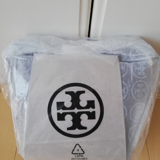 Tory Burch(トリーバーチ)の新品 匿名配送トリーバーチ マック グロー スモール バケットバッグ   レディースのバッグ(ハンドバッグ)の商品写真