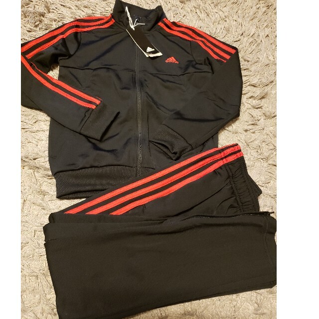 adidas(アディダス)の新品 150アディダス　ジャージ　上下セットパンツ　トラックスーツ キッズ/ベビー/マタニティのキッズ服男の子用(90cm~)(その他)の商品写真