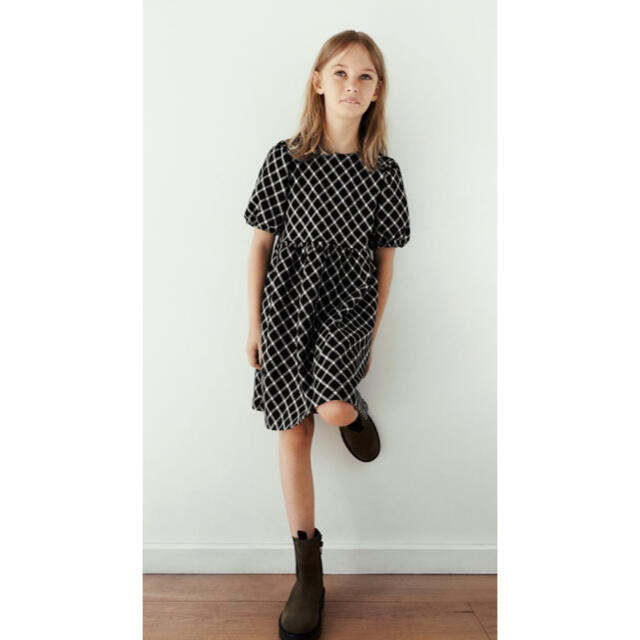 ZARA(ザラ)のザワンピース　150 キッズ/ベビー/マタニティのキッズ服女の子用(90cm~)(ワンピース)の商品写真