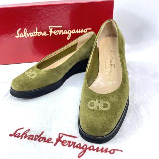 サルヴァトーレフェラガモ(Salvatore Ferragamo)の【超美品】フェラガモ ガンチーニ スウェード フラットシューズ フラットパンプス(ハイヒール/パンプス)