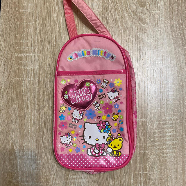 サンリオ(サンリオ)のキティちゃん　　上履き入れ　美品 キッズ/ベビー/マタニティのこども用バッグ(シューズバッグ)の商品写真