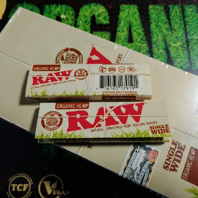 Raw オーガニックヘンプ 無漂白 極薄 ペーパー 50個 1箱 手巻きタバコ用