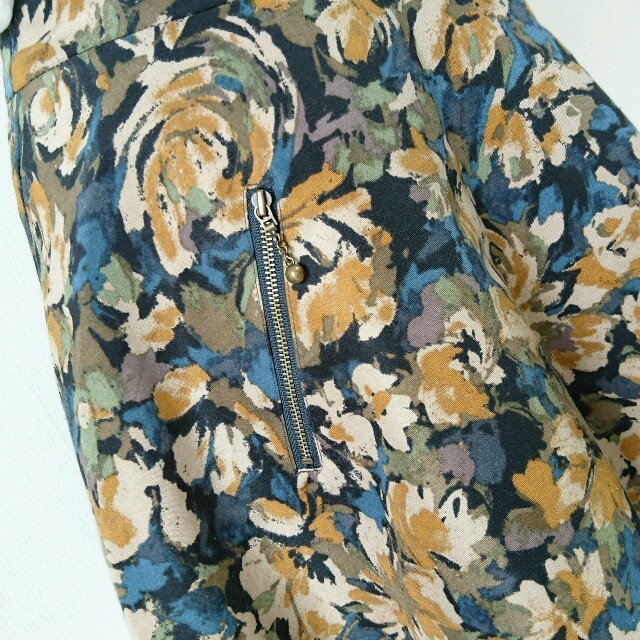 LOWRYS FARM(ローリーズファーム)のローリーズファーム *フレア花柄スカート* レディースのスカート(ひざ丈スカート)の商品写真