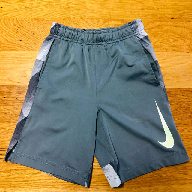 NIKE(ナイキ)のナイキ  ハーフパンツ キッズ/ベビー/マタニティのキッズ服男の子用(90cm~)(パンツ/スパッツ)の商品写真