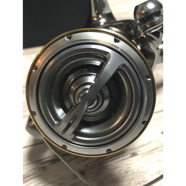 新品 シマノ 18ステラ 4000XG リール 新品 シマノ 18ステラ 4000XG リール