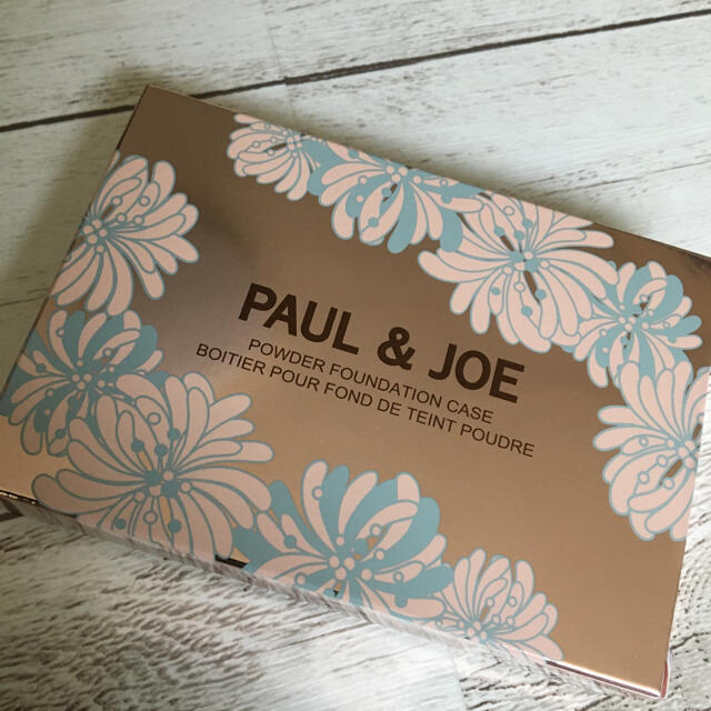 PAUL & JOE(ポールアンドジョー)の新品美品♡PAUL &JOE ポール&ジョー♡ネコ　ファンデーションケースセット コスメ/美容のベースメイク/化粧品(ファンデーション)の商品写真