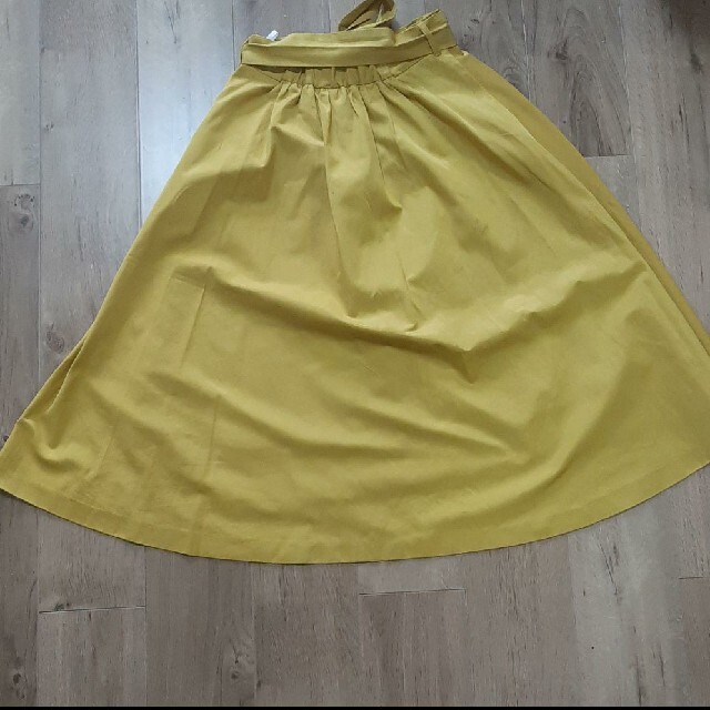 aquagirl(アクアガール)のイエロースカート レディースのスカート(ひざ丈スカート)の商品写真