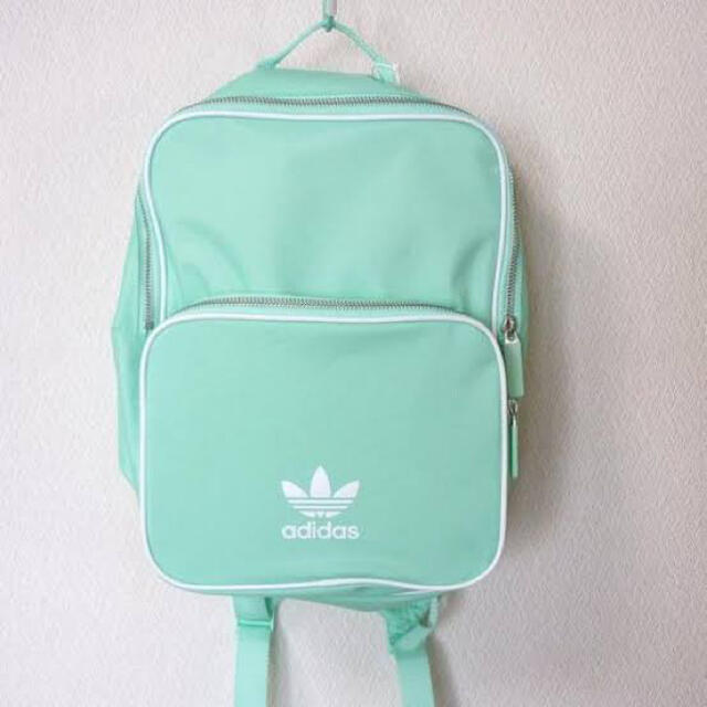 adidas(アディダス)のadidas originals リュック レディースのバッグ(リュック/バックパック)の商品写真