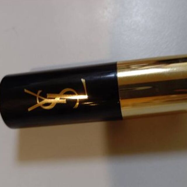 YSL　アンクル ド ポー オール アワーズ スティック　B20（やや明るい）