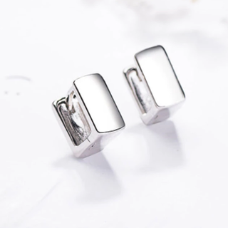 ピアス　silver　スターリングシルバー小さなスタッドピアス(ピアス)