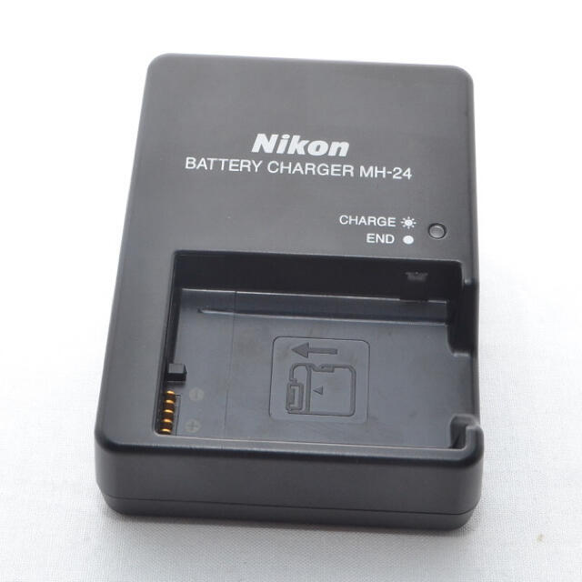 Nikon(ニコン)のNIKON MH-24 バッテリチャージャー スマホ/家電/カメラのスマートフォン/携帯電話(バッテリー/充電器)の商品写真