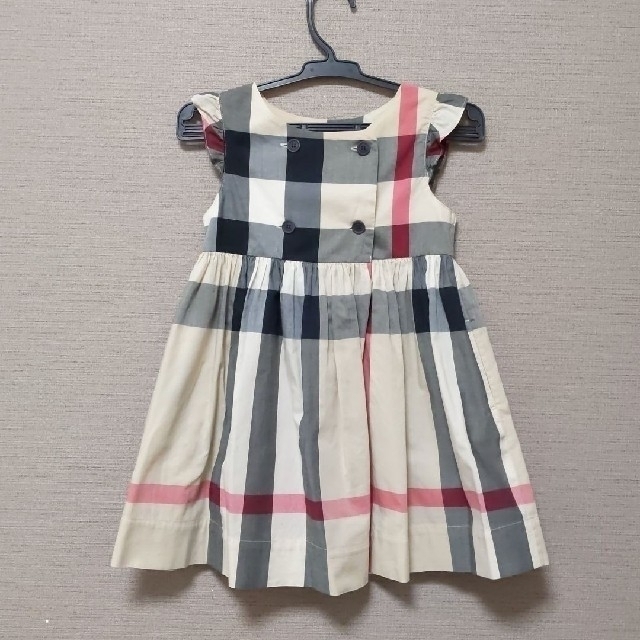 BURBERRY(バーバリー)のバーバリー　4y ワンピース3点　新品 キッズ/ベビー/マタニティのキッズ服女の子用(90cm~)(ワンピース)の商品写真