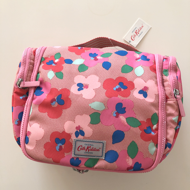 Cath Kidston(キャスキッドソン)のキャスキッドソン トラベルコンチネンタルウォレット パンジーツイル レディースのファッション小物(財布)の商品写真