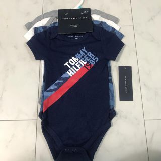 トミーヒルフィガー(TOMMY HILFIGER)の新品未使用品‼️TOMMY HILFIGERのロンパース4枚セット(ロンパース)