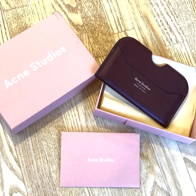 ACNE(アクネ)のAcne Studios カードホルダー　 レディースのファッション小物(パスケース/IDカードホルダー)の商品写真