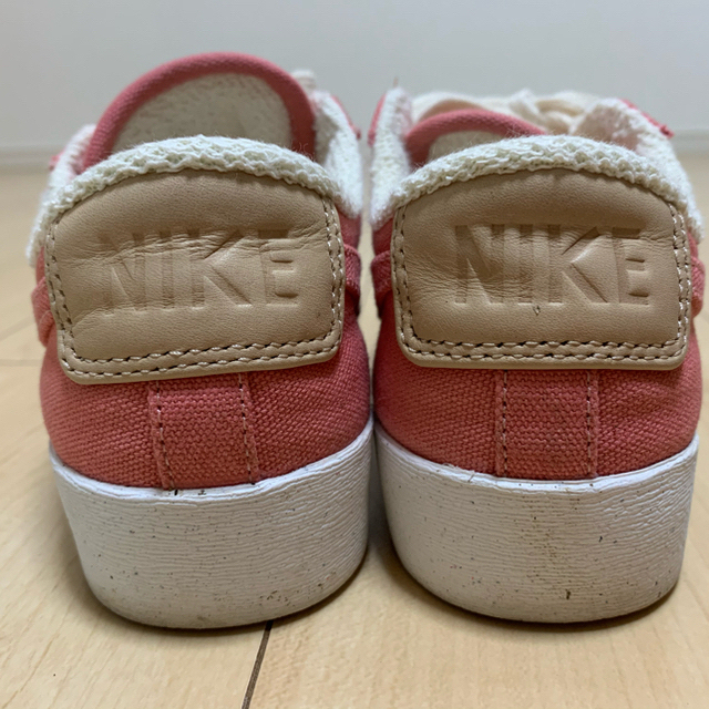 NIKE(ナイキ)のNIKE ピンクスニーカー レディースの靴/シューズ(スニーカー)の商品写真