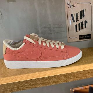 ナイキ(NIKE)のNIKE ピンクスニーカー(スニーカー)