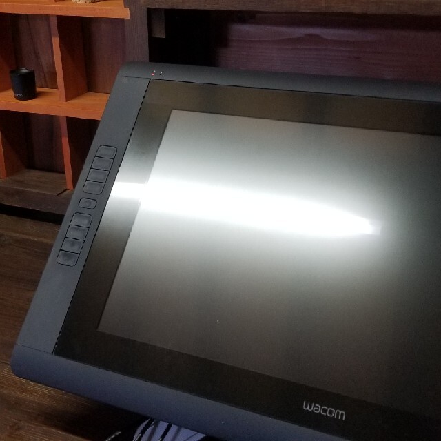 ワコム　Cintiq 22HD　液晶タブレット本体