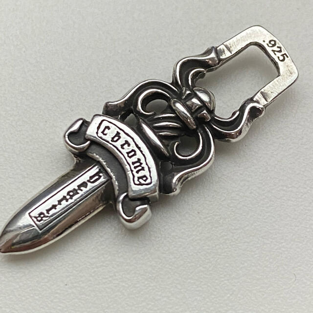 Chrome Hearts(クロムハーツ)のクロムハーツ #5 ダガー DAGGER 正規品 ② メンズのアクセサリー(ネックレス)の商品写真