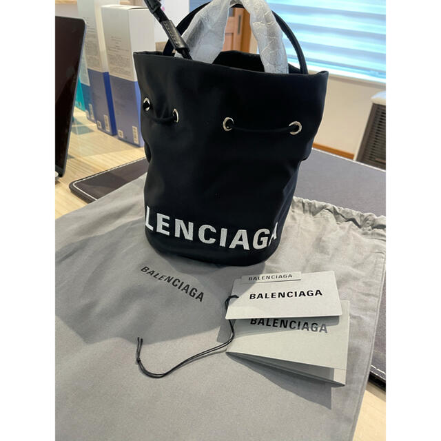 人気　BALENCIAGA Wheel XS ドローストリング バケットバッグ