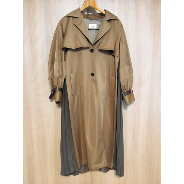 Ameri VINTAGE(アメリヴィンテージ)のameri BALLOON SLEEVE PLEATS TRENCH レディースのジャケット/アウター(トレンチコート)の商品写真