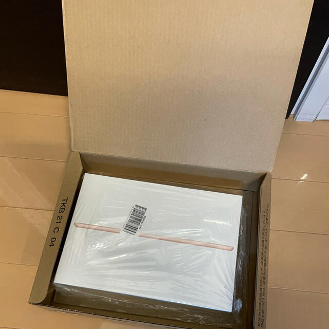 iPad(アイパッド)のiPad8 第8世代 128GB WiFi ゴールド保証未開始 新品 スマホ/家電/カメラのPC/タブレット(タブレット)の商品写真