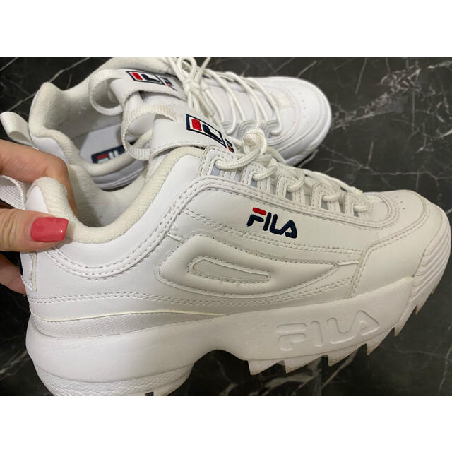 FILA スニーカー