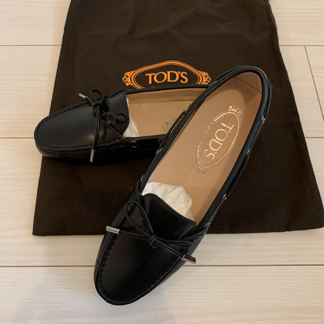 TOD'S(トッズ)の最終TOD’S  新品ドライビングシューズ35ハーフ レディースの靴/シューズ(ローファー/革靴)の商品写真