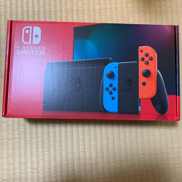 新品　Nintendo Switch 本体　ネオン