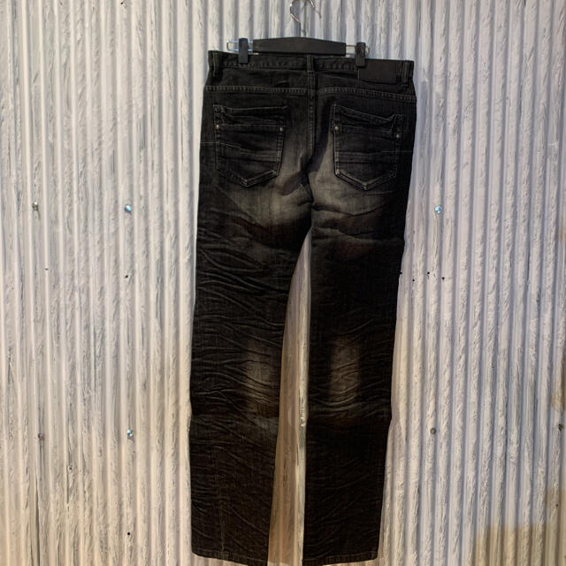 TORNADO MART(トルネードマート)の激安出品 TORNADO MART デニム ウォッシュ加工 BLACK 上質 メンズのパンツ(デニム/ジーンズ)の商品写真