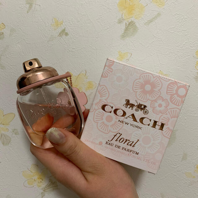 COACH(コーチ)の【送料込】coach 香水　箱あり　30ml floral コスメ/美容の香水(香水(女性用))の商品写真
