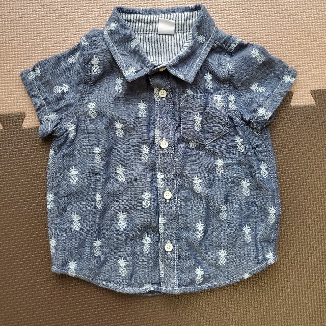 babyGAP(ベビーギャップ)のbabyGAP　シャツ　80cm キッズ/ベビー/マタニティのベビー服(~85cm)(シャツ/カットソー)の商品写真