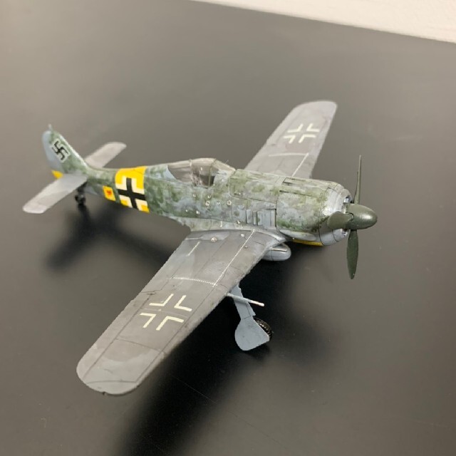 HASEGAWA 1/72 フォッケウルフFw190A-5 完成品 エンタメ/ホビーのおもちゃ/ぬいぐるみ(模型/プラモデル)の商品写真