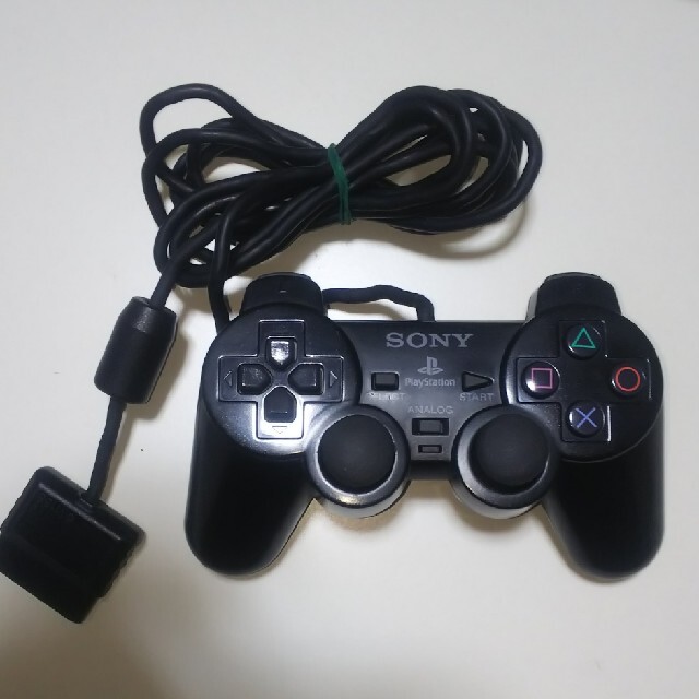 PlayStation2(プレイステーション2)のPS2 コントローラー  エンタメ/ホビーのゲームソフト/ゲーム機本体(家庭用ゲームソフト)の商品写真