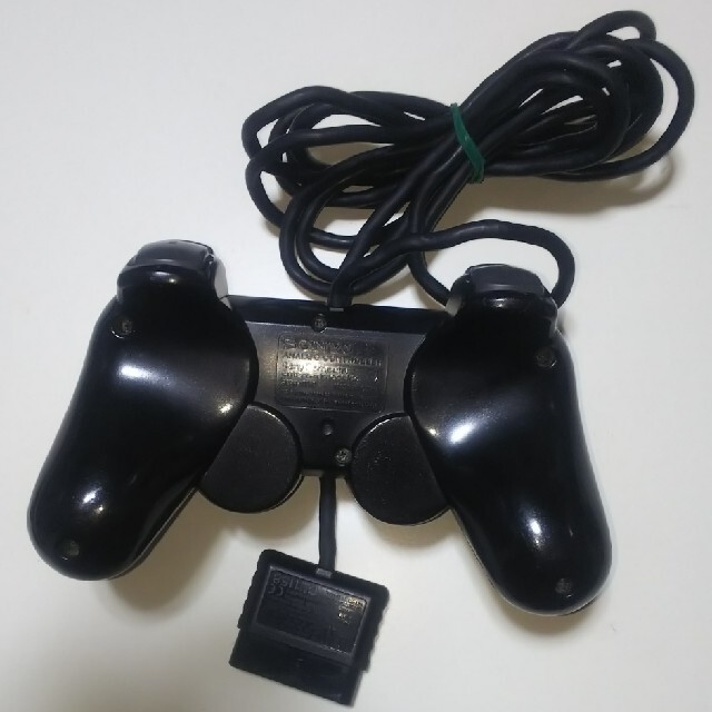 PlayStation2(プレイステーション2)のPS2 コントローラー  エンタメ/ホビーのゲームソフト/ゲーム機本体(家庭用ゲームソフト)の商品写真