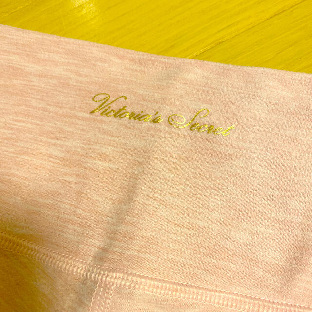Victoria's Secret(ヴィクトリアズシークレット)のレギンス　ピンク　ヴィクシー　ヨガ　フィットネスウェア レディースのレッグウェア(レギンス/スパッツ)の商品写真