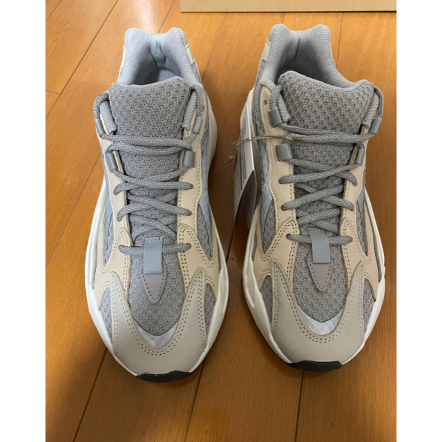 adidas(アディダス)のYEEZY BOOST 700 V2 メンズの靴/シューズ(スニーカー)の商品写真