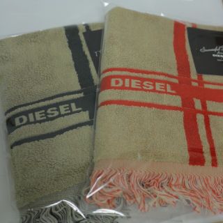 ディーゼル(DIESEL)の【新品】DIESEL タオルセット(レッド・グリーン)★(タオル/バス用品)