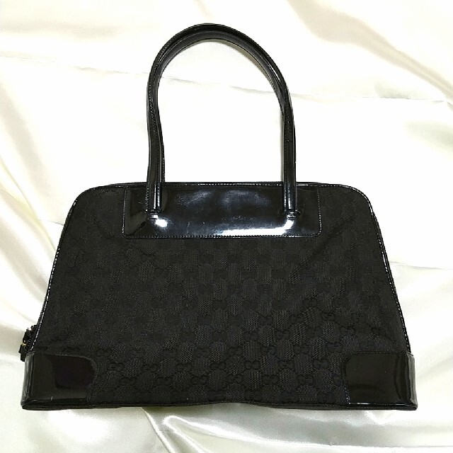 Gucci(グッチ)の【専用】GUCCI グッチ GG柄 キャンパス エナメル トートバッグ  レディースのバッグ(ショルダーバッグ)の商品写真