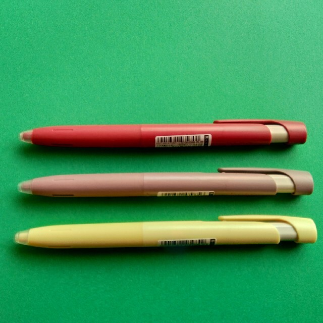 ZEBRA(ゼブラ)のボールペン　ブレン限定色 インテリア/住まい/日用品の文房具(ペン/マーカー)の商品写真