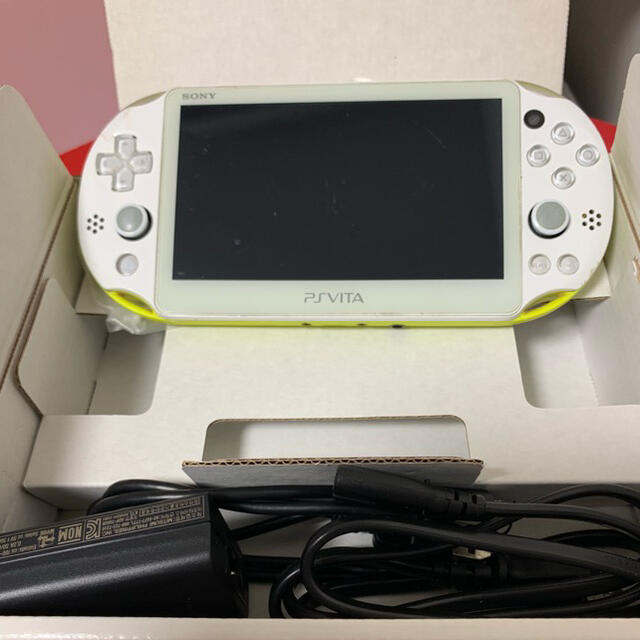 SONY(ソニー)のSONY PS Vita  PCH-2000   ジャンク品   2台セット エンタメ/ホビーのゲームソフト/ゲーム機本体(携帯用ゲーム機本体)の商品写真