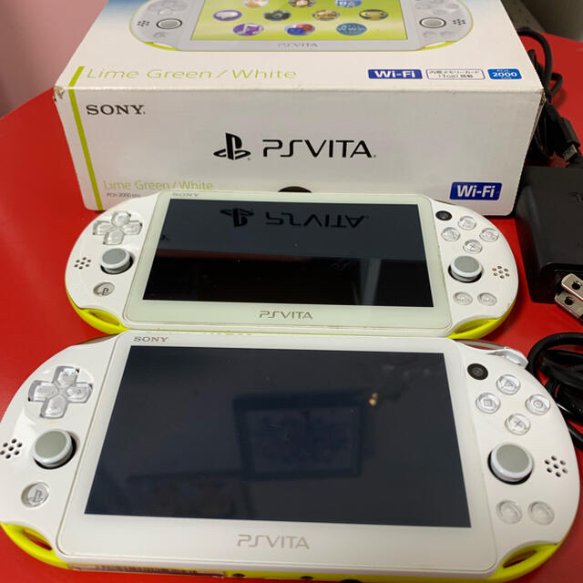 SONY PS Vita  PCH-2000   ジャンク品   2台セット 3