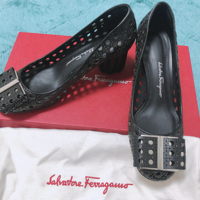 Salvatore Ferragamo(サルヴァトーレフェラガモ)のフェラガモパンプス レディースの靴/シューズ(ハイヒール/パンプス)の商品写真