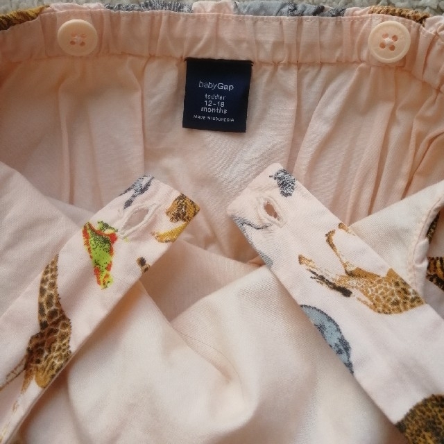 babyGAP(ベビーギャップ)のサファリパーク柄セットアップ風ロンパース キッズ/ベビー/マタニティのベビー服(~85cm)(ロンパース)の商品写真