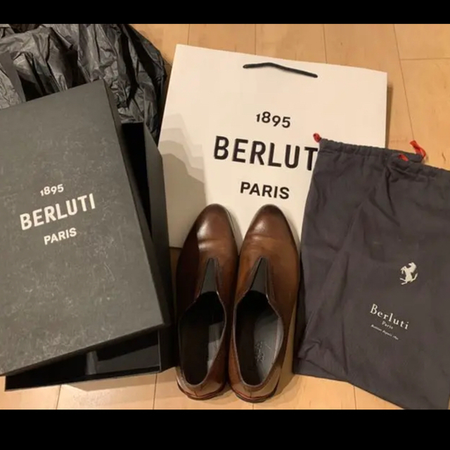 Berluti(ベルルッティ)のベルルッティ　フェラーリ　コラボ　革靴　ビジネスシューズ メンズの靴/シューズ(ドレス/ビジネス)の商品写真