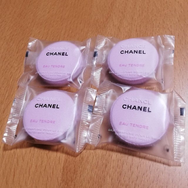 CHANEL(シャネル)のCHANEL　バスタブレット　4個 コスメ/美容のボディケア(入浴剤/バスソルト)の商品写真