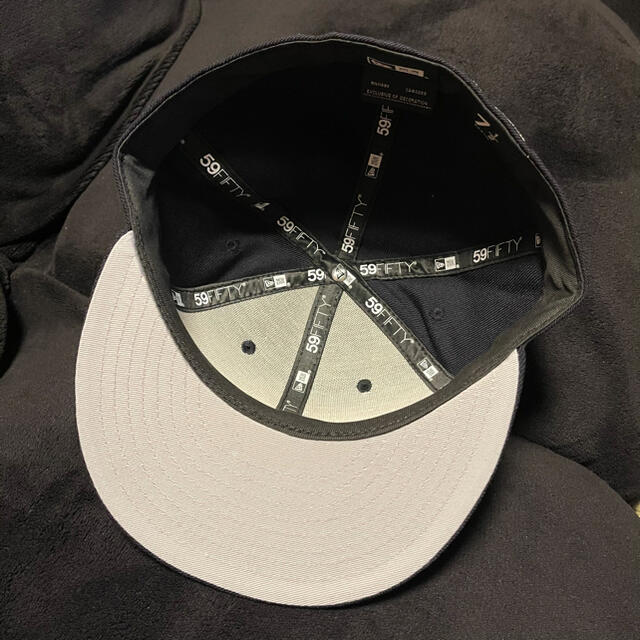 NEW ERA(ニューエラー)のFRAGMENT DESIGN × NEW ERA 7 1/2 メンズの帽子(キャップ)の商品写真